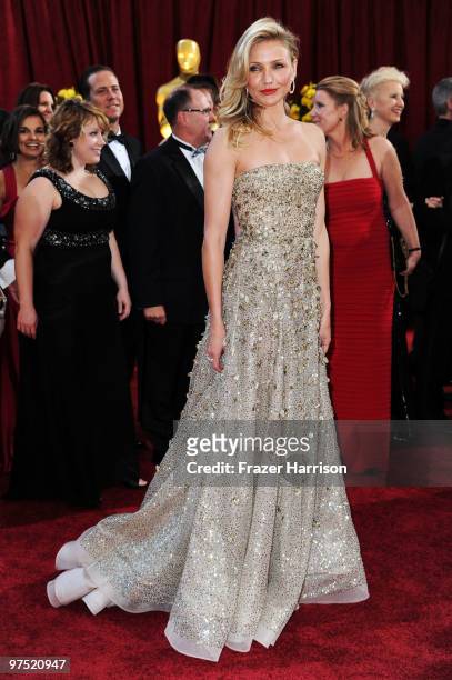 Actress Cameron Diaz arrives at the 82nd Annual Academy Awards held at Kodak Theatre on March 7, 2010 in Hollywood, California.