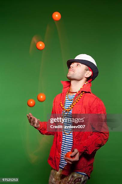 juggler performance - juggling stock pictures, royalty-free photos & images