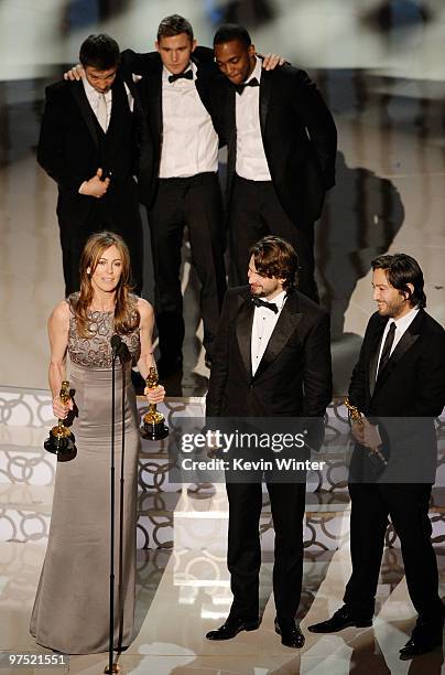 Director Kathryn Bigelow, screenwriter Mark Boal and producer Greg Shapiro, and actors Jeremy Renner, Brian Geraghty and Anthony Mackie accept Best...