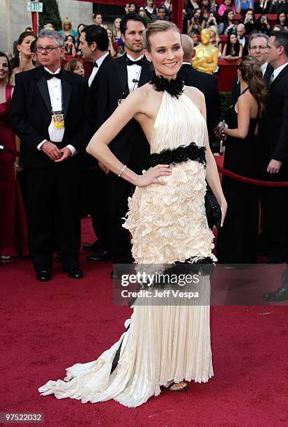 Actress Diane Kruger arrives at the 82nd Annual Academy Awards held at the Kodak Theatre on March 7, 2010 in Hollywood, California.