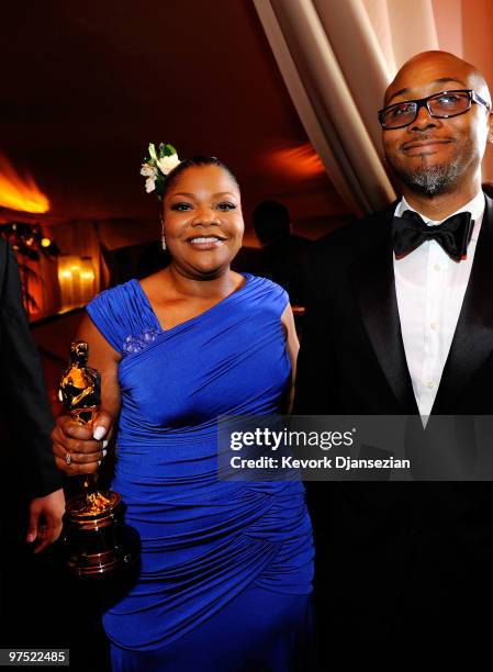 Actress Mo'Nique, winner of Best Supporting Actress award for "Precious: Based on the Novel 'Push' by Sapphire," and husband Sidney Hicks attend the...