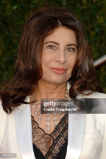 Producer Paula Wagner arrives at the 2010 Vanity Fair Oscar Party hosted by Graydon Carter held at Sunset Tower on March 7, 2010 in West Hollywood,...