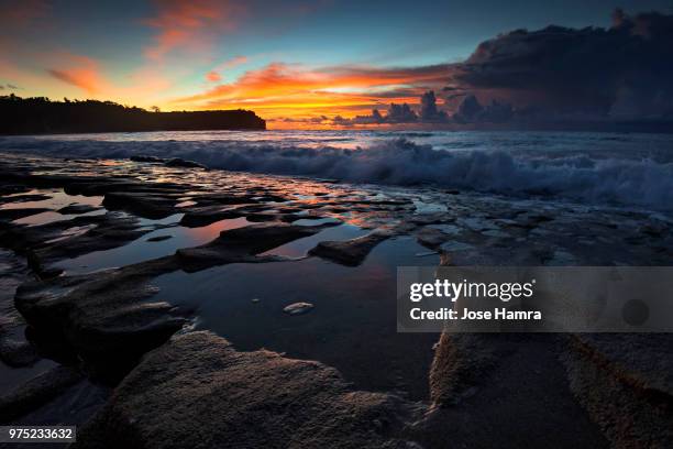 kelpy sunrise - hamra stock pictures, royalty-free photos & images