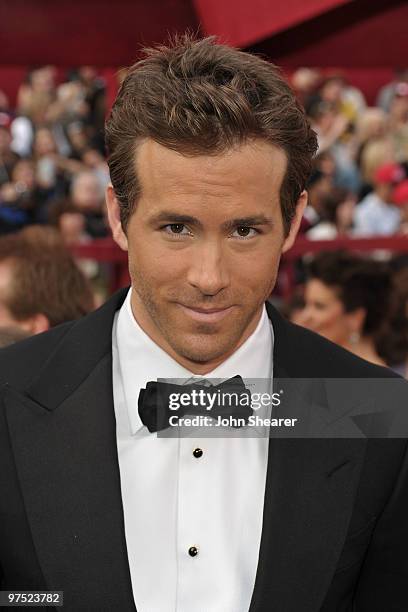 Actor Ryan Reynolds arrives at the 82nd Annual Academy Awards held at Kodak Theatre on March 7, 2010 in Hollywood, California.