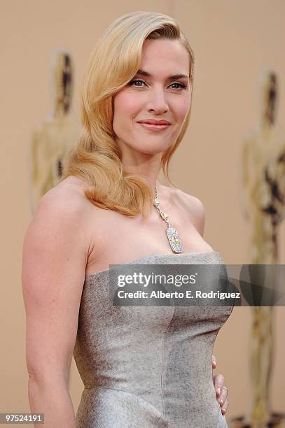 Actress Kate Winslet arrives at the 82nd Annual Academy Awards held at Kodak Theatre on March 7, 2010 in Hollywood, California.