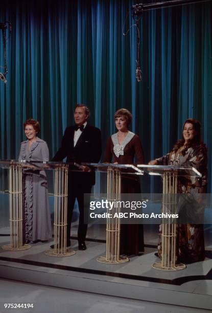 Alice Ghostley, Carl Reiner, Julie Andrews, Mamma Cass Elliot performing on 'The Julie Andrews Hour'.