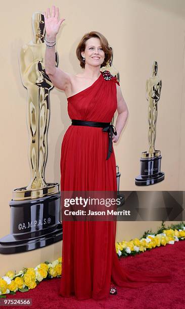 Actress Sigourney Weaver arrives at the 82nd Annual Academy Awards held at Kodak Theatre on March 7, 2010 in Hollywood, California.