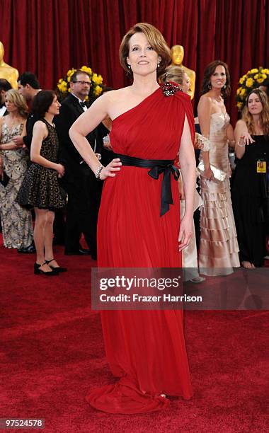 Actress Sigourney Weaver arrives at the 82nd Annual Academy Awards held at Kodak Theatre on March 7, 2010 in Hollywood, California.