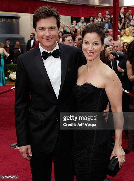 Actor Jason Bateman and wife Amanda Anka arrive at the 82nd Annual Academy Awards held at the Kodak Theatre on March 7, 2010 in Hollywood, California.