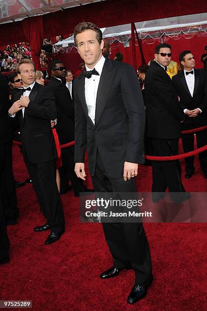 Actor Ryan Reynolds arrives at the 82nd Annual Academy Awards held at Kodak Theatre on March 7, 2010 in Hollywood, California.