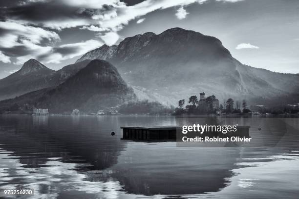 lac d'annecy - robinet stock-fotos und bilder