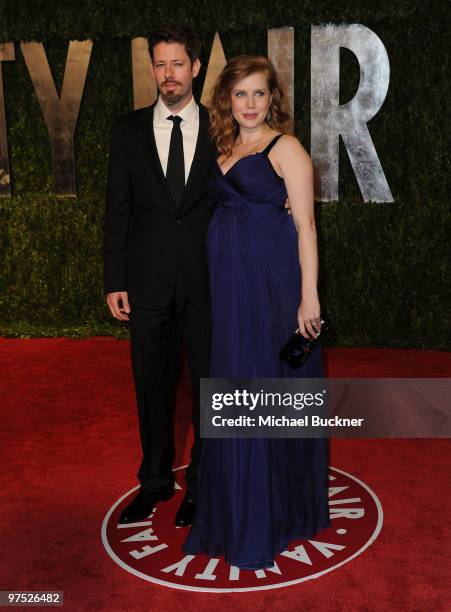 Darren Le Gallo and Amy Adams arrive at the 2010 Vanity Fair Oscar Party hosted by Graydon Carter held at Sunset Tower on March 7, 2010 in West...