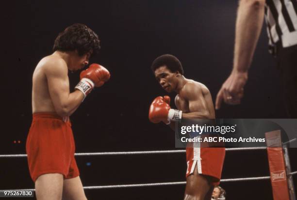 Sugar Ray Leonard, Javier Muniz boxing at Veterans Memorial Coliseum, March 19, 1978.