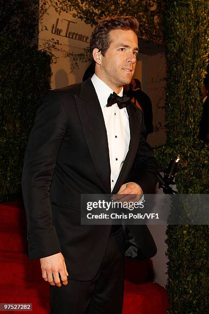 Actor Ryan Reynolds attends the 2010 Vanity Fair Oscar Party hosted by Graydon Carter at the Sunset Tower Hotel on March 7, 2010 in West Hollywood,...