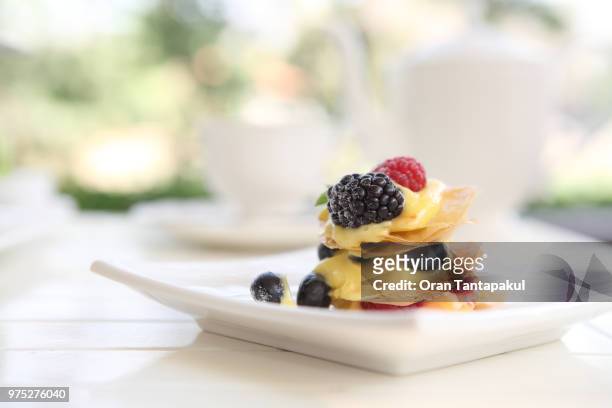 mille feuille of berries - feuille stock pictures, royalty-free photos & images