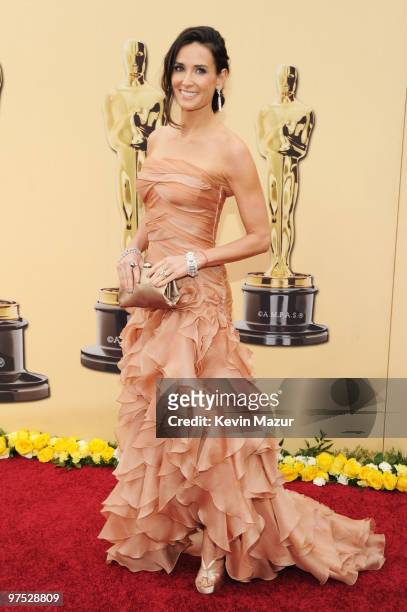 Actress Demi Moore arrives at the 82nd Annual Academy Awards at the Kodak Theatre on March 7, 2010 in Hollywood, California.