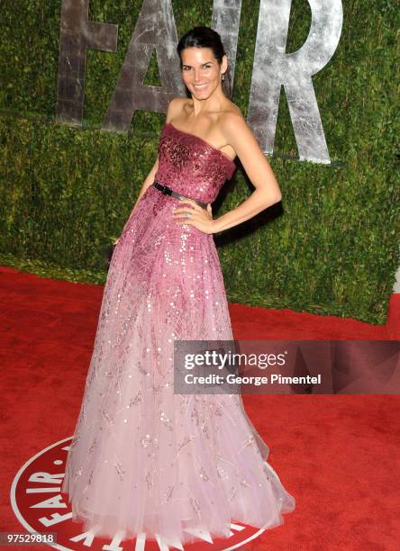 Actress Angie Harmon arrives at the 2010 Vanity Fair Oscar Party hosted by Graydon Carter held at Sunset Tower on March 7, 2010 in West Hollywood,...