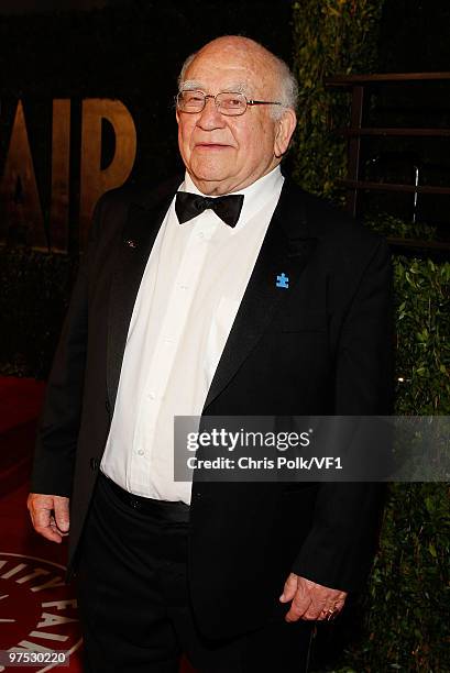 Actor Ed Asner attends the 2010 Vanity Fair Oscar Party hosted by Graydon Carter at the Sunset Tower Hotel on March 7, 2010 in West Hollywood,...