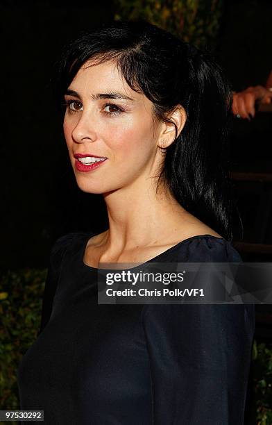 Actress Sarah Silverman attends the 2010 Vanity Fair Oscar Party hosted by Graydon Carter at the Sunset Tower Hotel on March 7, 2010 in West...