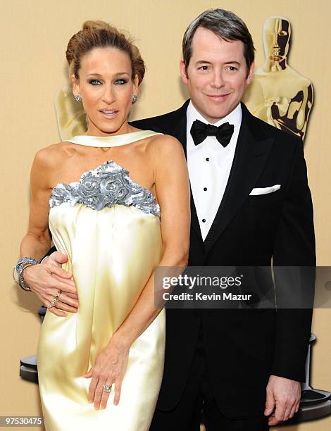 Actress Sarah Jessica Parker and actor Matthew Broderick arrive at the 82nd Annual Academy Awards at the Kodak Theatre on March 7, 2010 in Hollywood,...