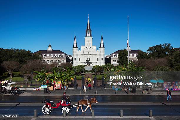 french quarter, st. louis cathedral - st louis cathedral new orleans stock pictures, royalty-free photos & images