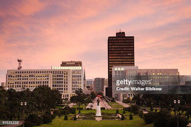 louisiana state capitol, dusk - baton rouge stock pictures, royalty-free photos & images