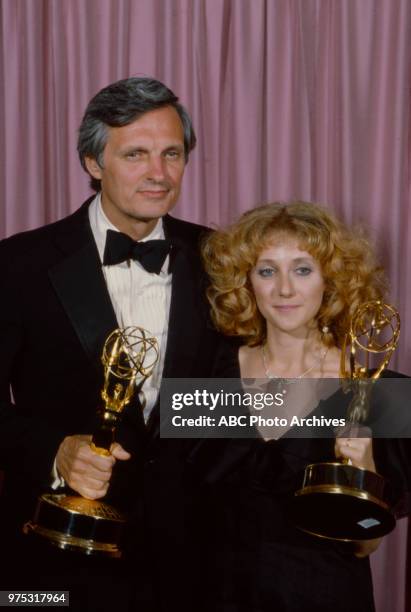 Alan Alda, Carol Kane appearing at the 34th Primetime Emmy Awards, Pasadena Civic Auditorium, Pasadena, CA, September 19, 1982.