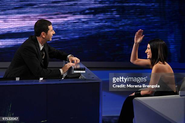 Laura Pausini during the Italian tv show "Che tempo che fa" on November 16, 2008 in Milan, Italy.