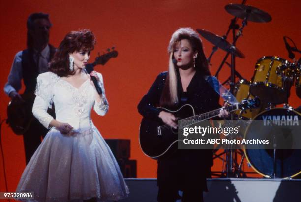 Los Angeles, CA Naomi Judd, Wynonna Judd, The Judds performing on the 17th Annual American Music Awards, Shrine Auditorium, January 22, 1990.