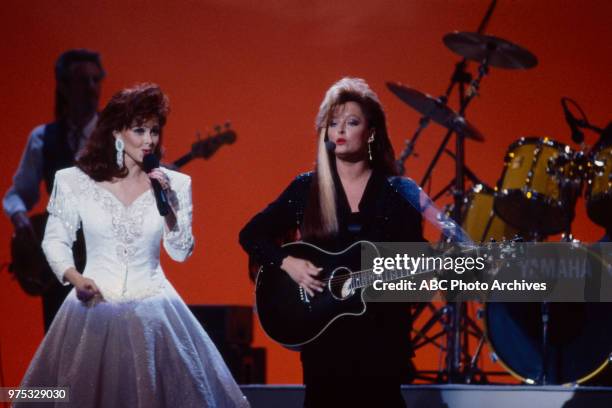 Los Angeles, CA Naomi Judd, Wynonna Judd, The Judds performing on the 17th Annual American Music Awards, Shrine Auditorium, January 22, 1990.