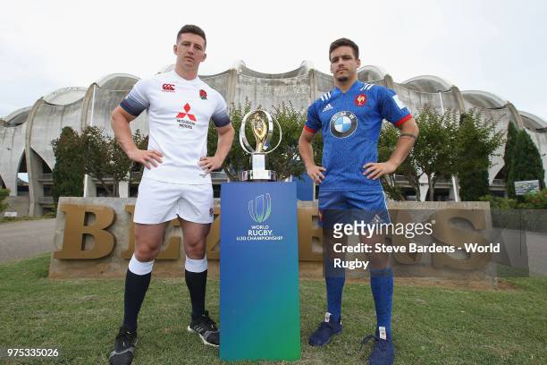 England U20 rugby captain Ben Curry and France U20 rugby captain Arthur Coville pose with the Trophy during the World Rugby via Getty Images U20...