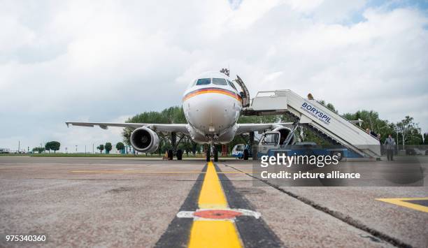 May 2018, Ukraine, Kiev: The Airbus A319 of the German Air Force is ready for take off at the airport. The German Minister for Economic Affairs and...