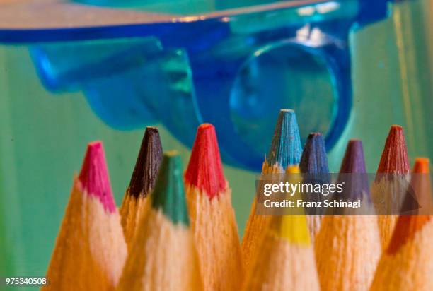 crayons - buntstifte - buntstifte stockfoto's en -beelden