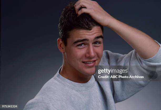 Kyle Chandler promotional photo.