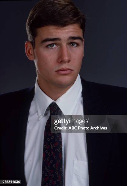 Kyle Chandler promotional photo.
