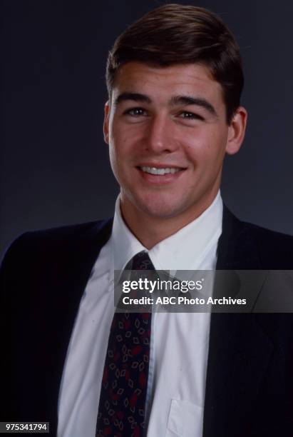 Kyle Chandler promotional photo.