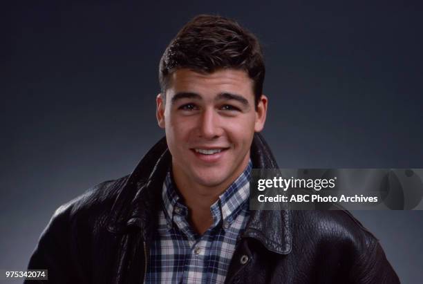 Kyle Chandler promotional photo.