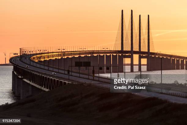 the road to copenhagen - suspension bridge stockfoto's en -beelden