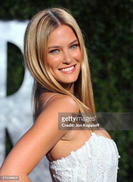 Model Bar Refaeli arrives at the 2010 Vanity Fair Oscar Party held at Sunset Tower on March 7, 2010 in West Hollywood, California.