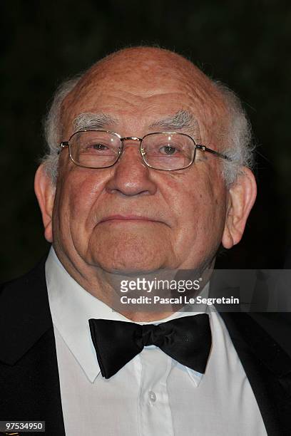 Actor Ed Asner arrives at the 2010 Vanity Fair Oscar Party hosted by Graydon Carter held at Sunset Tower on March 7, 2010 in West Hollywood,...