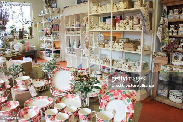 Febuary 2018, Great Britain, Stoke-on-Trent: Hand-painted crockery by the company Emma Bridgewater standing on a table. On the occasion of the...