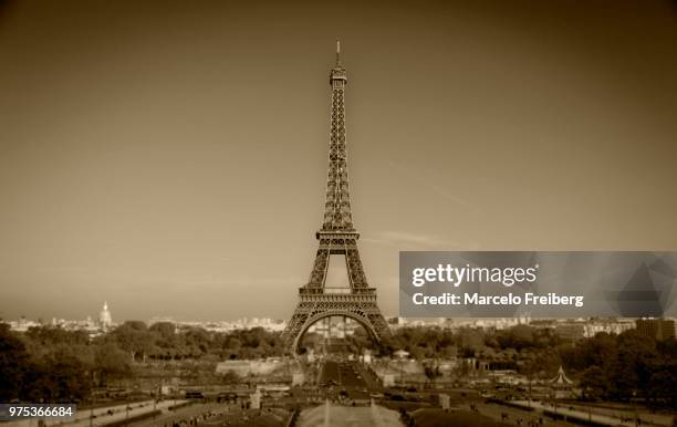eiffel tower - freiberg stock pictures, royalty-free photos & images