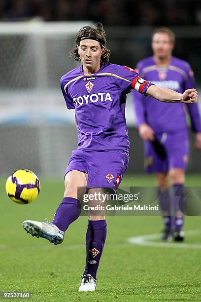 Riccardo Montolivo of ACF Fiorentina during the Serie A match between at ACF Fiorentina and Juventus FC at Stadio Artemio Franchi on March 6, 2010 in...