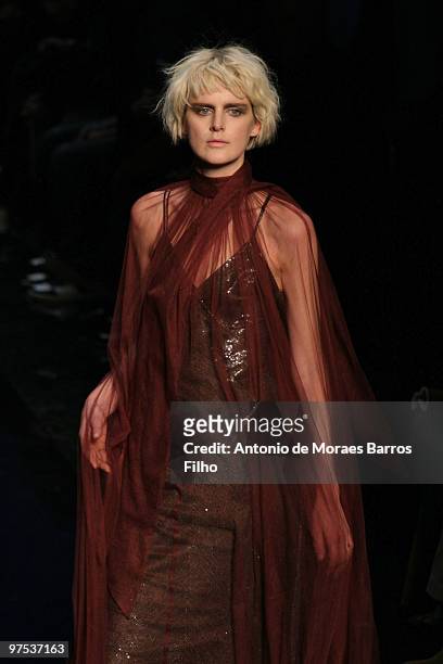 Stella Tennant wearing Jean Paul Gaultier Ready to Wear Autumn/Winter 2006