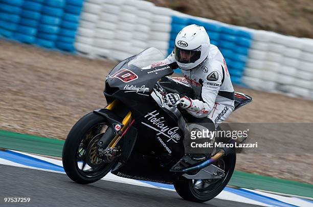 Fonsi Nieto of Spain and G22 Holidaygym heads down a straight during the first day of testing at Circuito de Jerez on March 6, 2010 in Jerez de la...