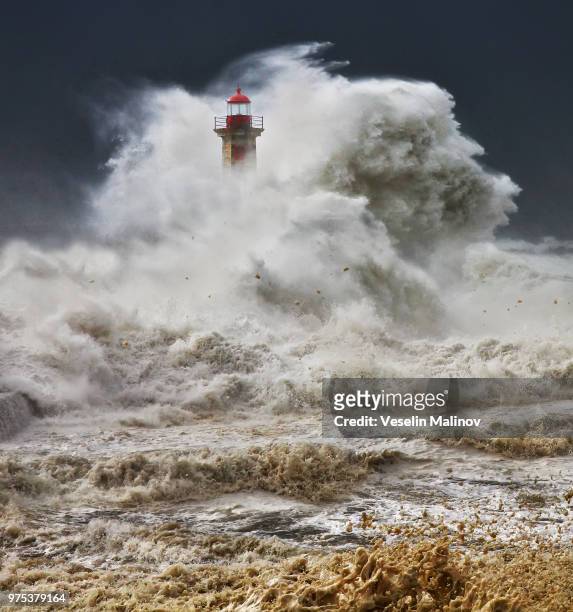 within - storm lighthouse stockfoto's en -beelden