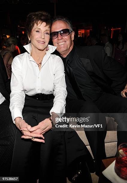 Actors Jane Fonda and Peter Fonda attend the 2010 Vanity Fair Oscar Party hosted by Graydon Carter at the Sunset Tower Hotel on March 7, 2010 in West...