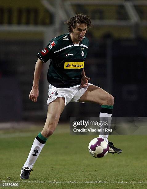 Roel Brouwers of Moenchengladbach in action during the Bundesliga match between Borussia Dortmund and Borussia Moenchengladbach at Signal Iduna Park...