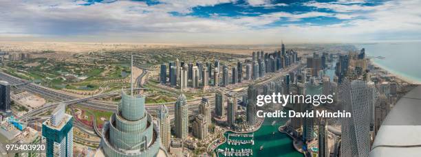 dubai marina architecture, emirates hills, dubai - david minchin stock-fotos und bilder