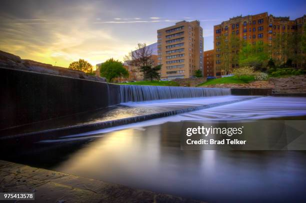 Fallijn Fallin Photos and Premium High Res Pictures - Getty Images